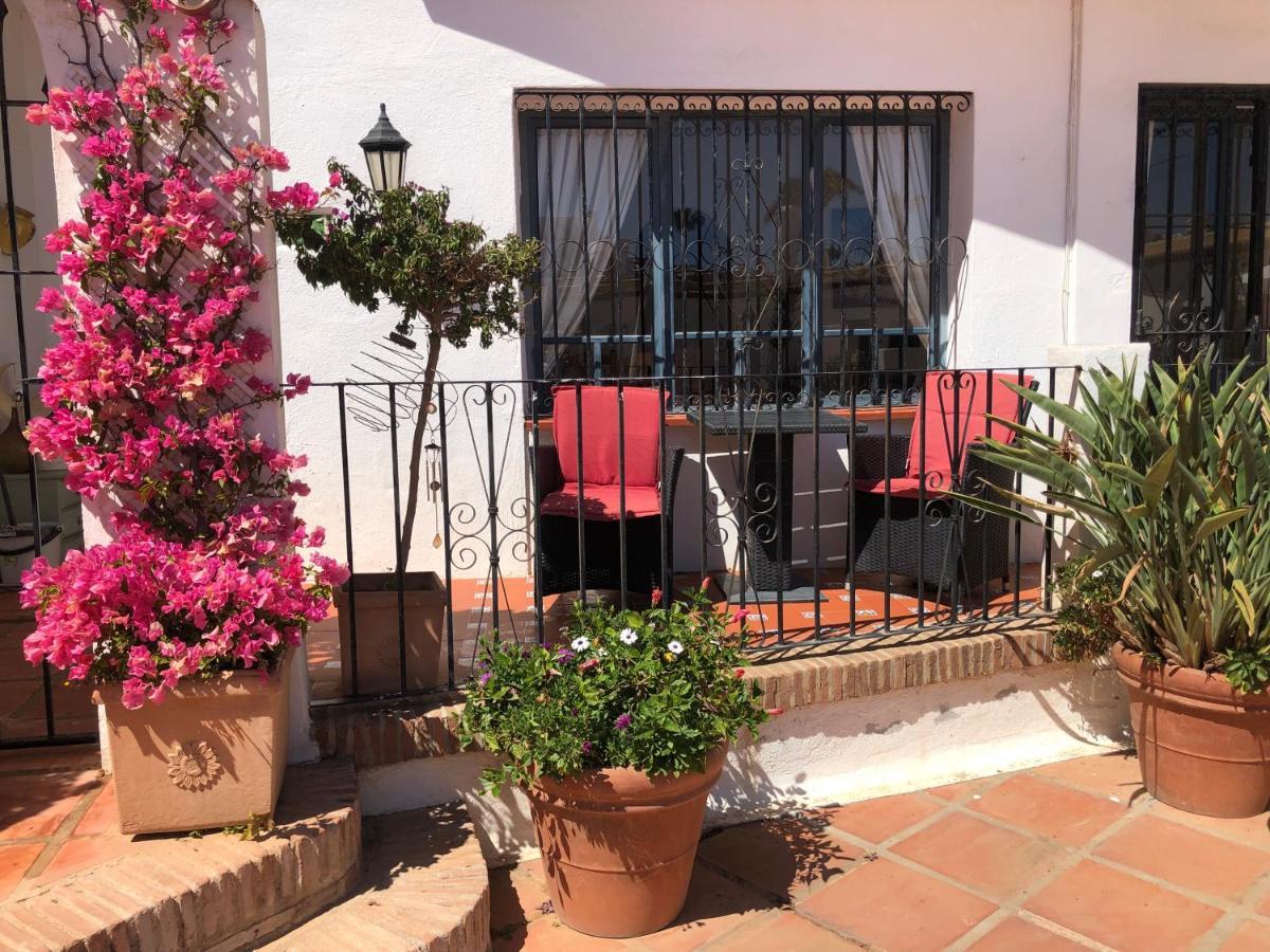 Charming 2 Bed Apartment Next To Cabopino Beach, Spain Marbella Exteriör bild